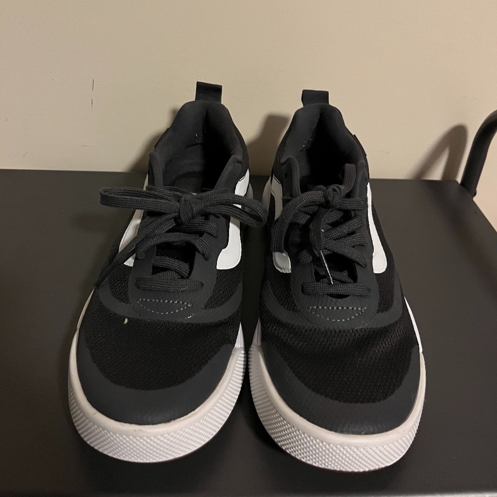 Women's Grey Vans UltraRange Sneakers Size 8.5